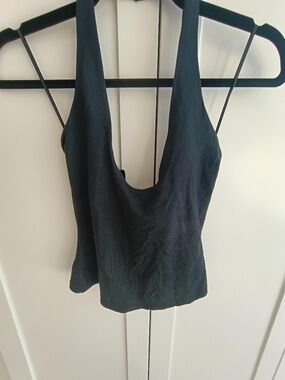 SKIMS XS HALTER NWT